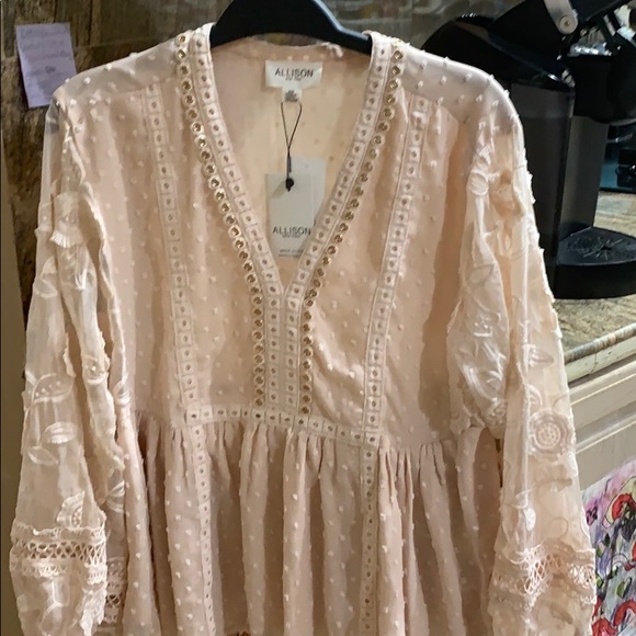 Allison -New York blouse - Picture 2 of 3